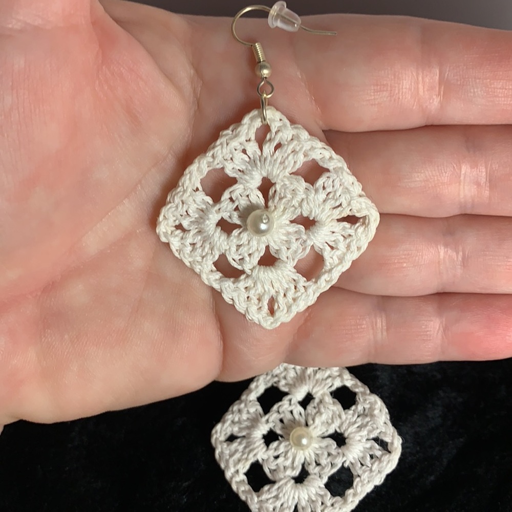 🌸🌸🌸White knitted earrings🌸🌸🌸